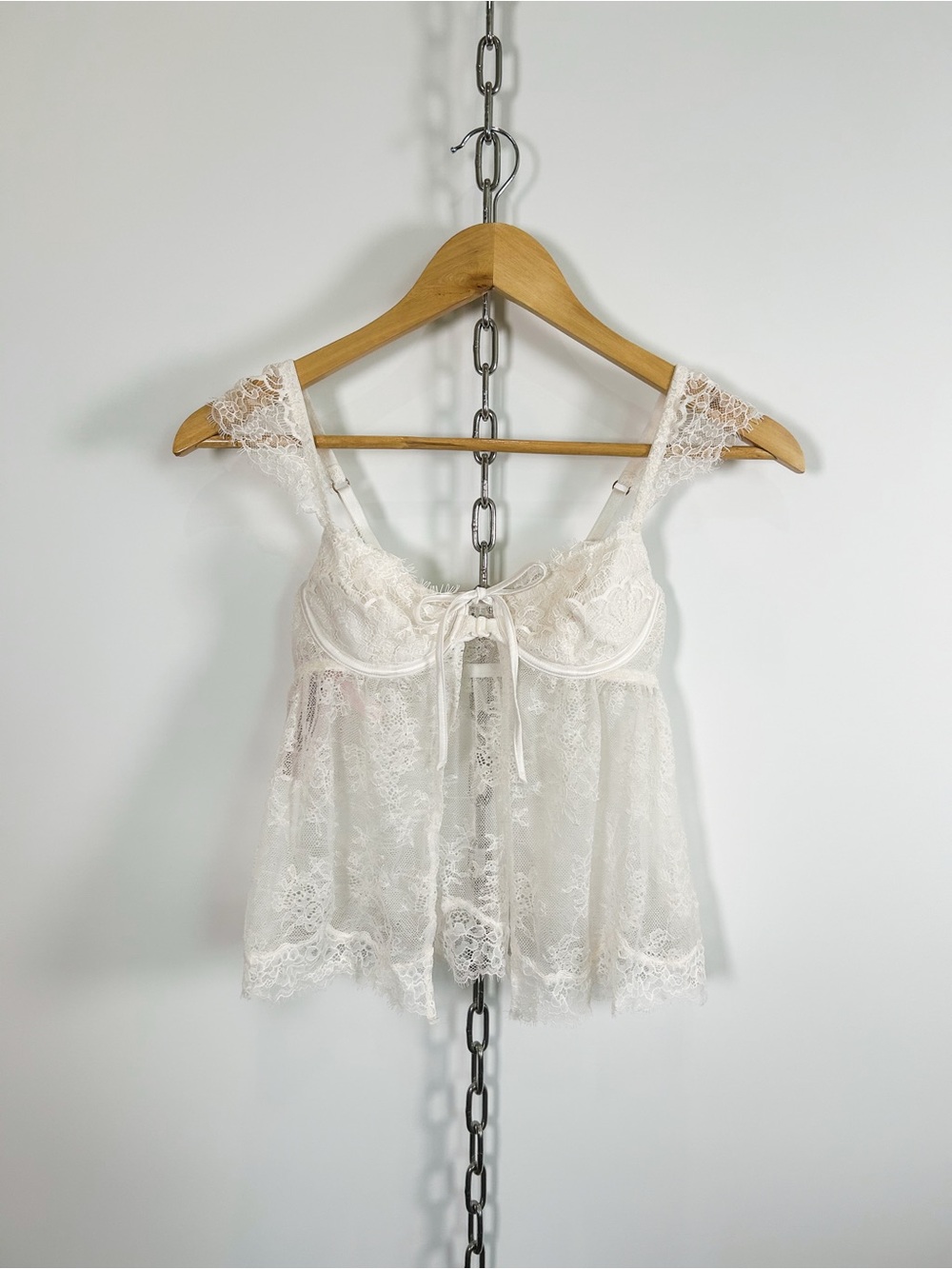 Victoria’s Secret White Lace Dream Angels Bra Top